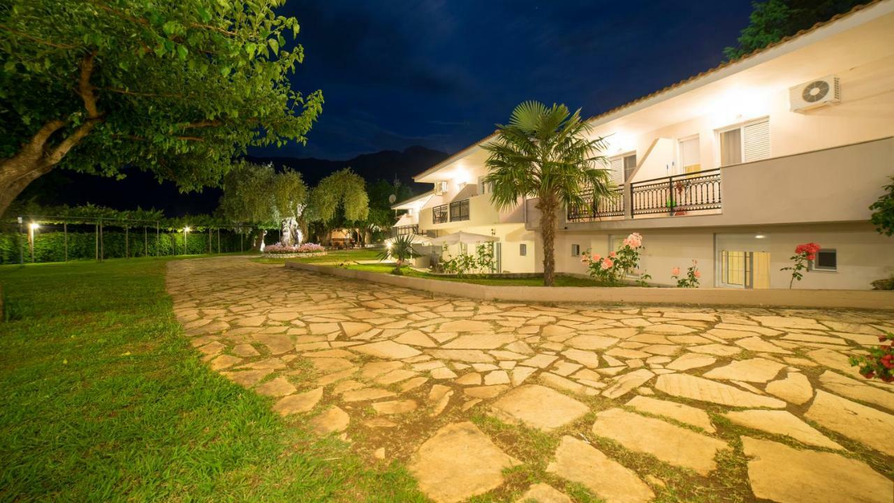 Aparthotel Aneton Chrysi Ammoudia Exterior foto